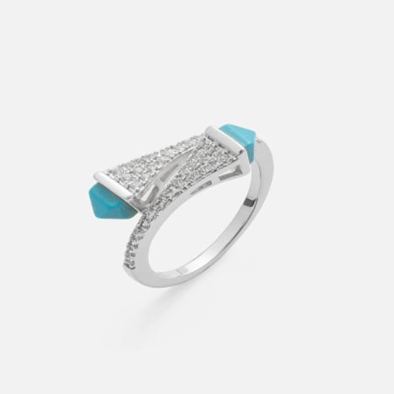Elegant silver women's ring - a touch of luxury for every occasion