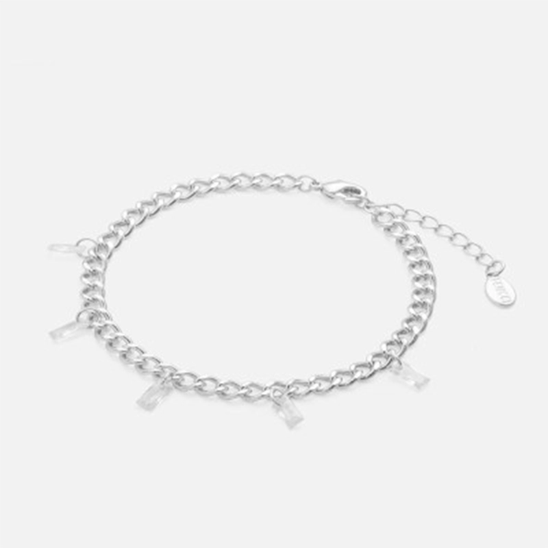 اسوارة نسائية باللون الفضي – Silver Women's Bracelet Elegant Design