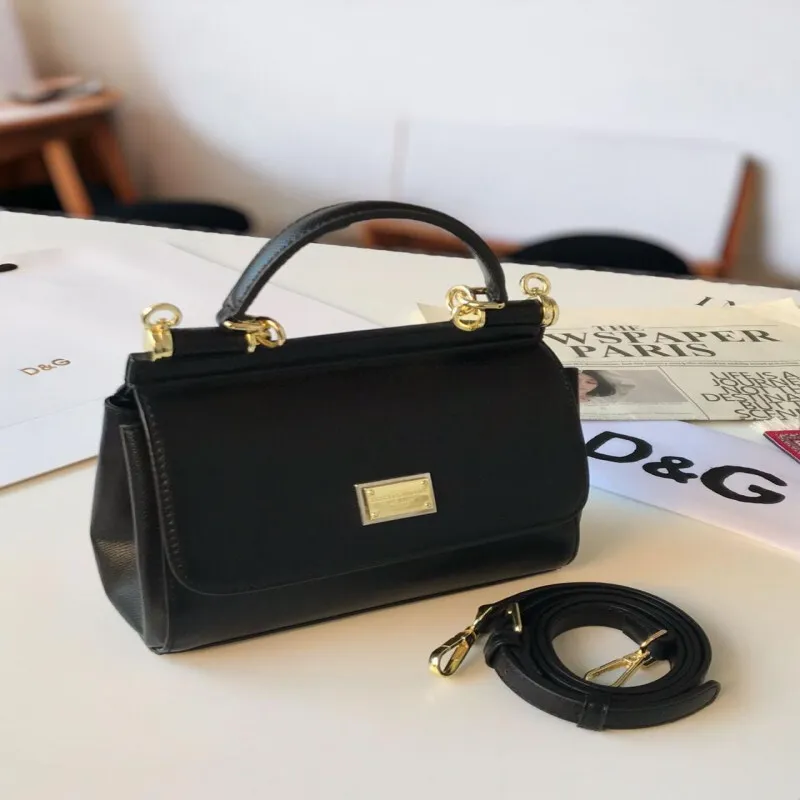 شنطة دولتشي اند غابانا D&G الفاخرة